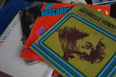80s greatest hits, İtalyan şarkıcılar kollu eski vinil kayıtları