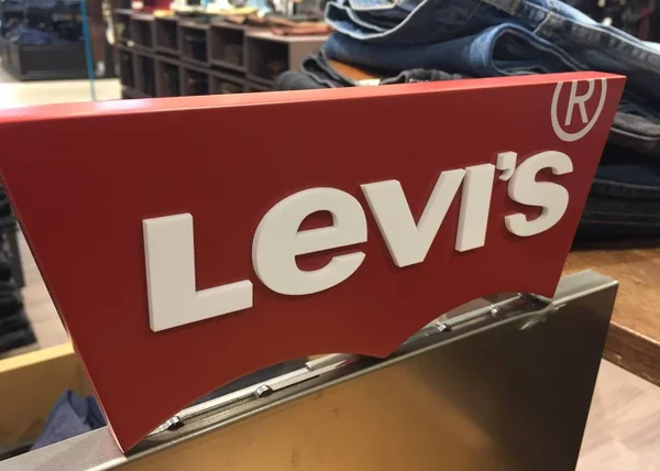 Señal Levi Levi Strauss Una Empresa Ropa Estadounidense Propiedad Privada — Foto de Stock