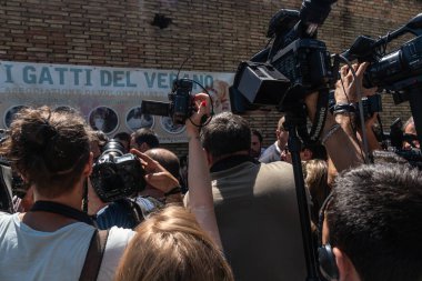 Roma, Italya-17 Temmuz 2019: Italyan İçişleri Bakanı Matteo Salvini, Roma 'nın en büyük kedisini ziyaret ederek hayvan zulümünü savaşmak için kampanyasında
