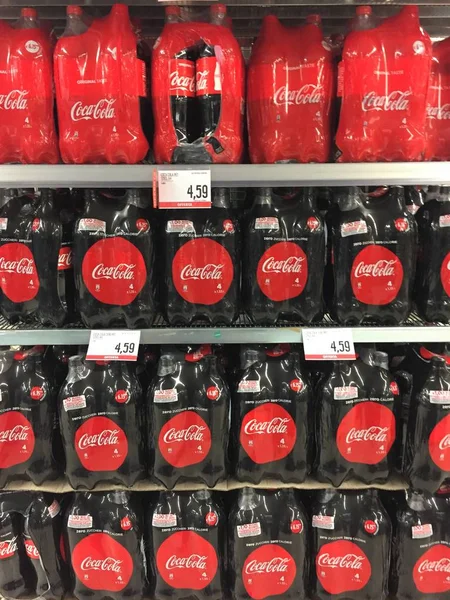 Rom Italien August 2018 Coca Cola Flaschen Zum Verkauf Coca — Stockfoto