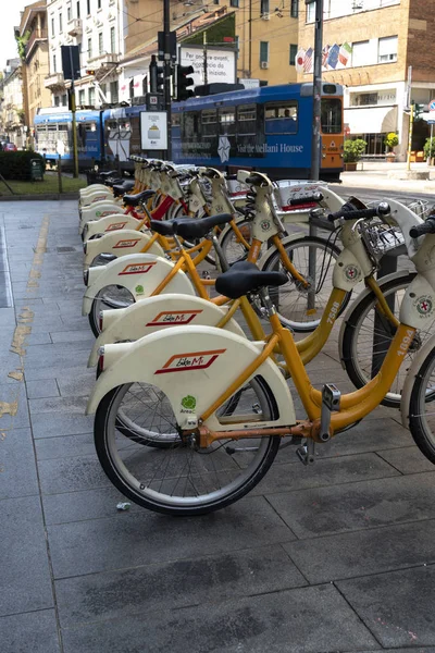 Milão Itália Julho 2018 Bikemi Sistema Compartilhamento Bicicletas Milão Fornecendo — Fotografia de Stock