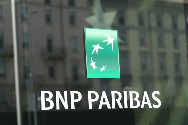 Milaan Italië Juli 2018 Bnp Paribas Groep Embleem Bnp Paribas — Stockfoto