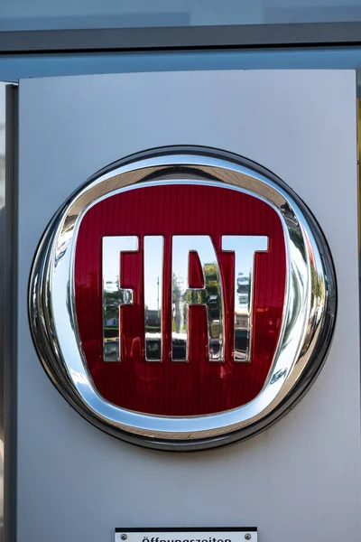 Berlín Alemania Junio 2019 Fiat Car Dealership Signboard Fiat Mayor — Foto de Stock