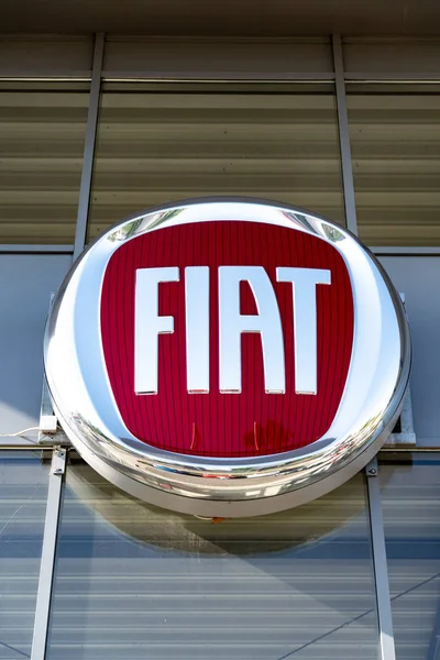 Berlín Alemania Junio 2019 Fiat Car Dealership Signboard Fiat Mayor — Foto de Stock