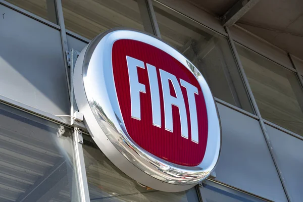 Berlín Alemania Junio 2019 Fiat Car Dealership Signboard Fiat Mayor — Foto de Stock