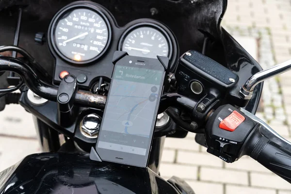 Berlin Deutschland Juli 2019 Ortung Auf Karten Mit Der Mobilen — Stockfoto