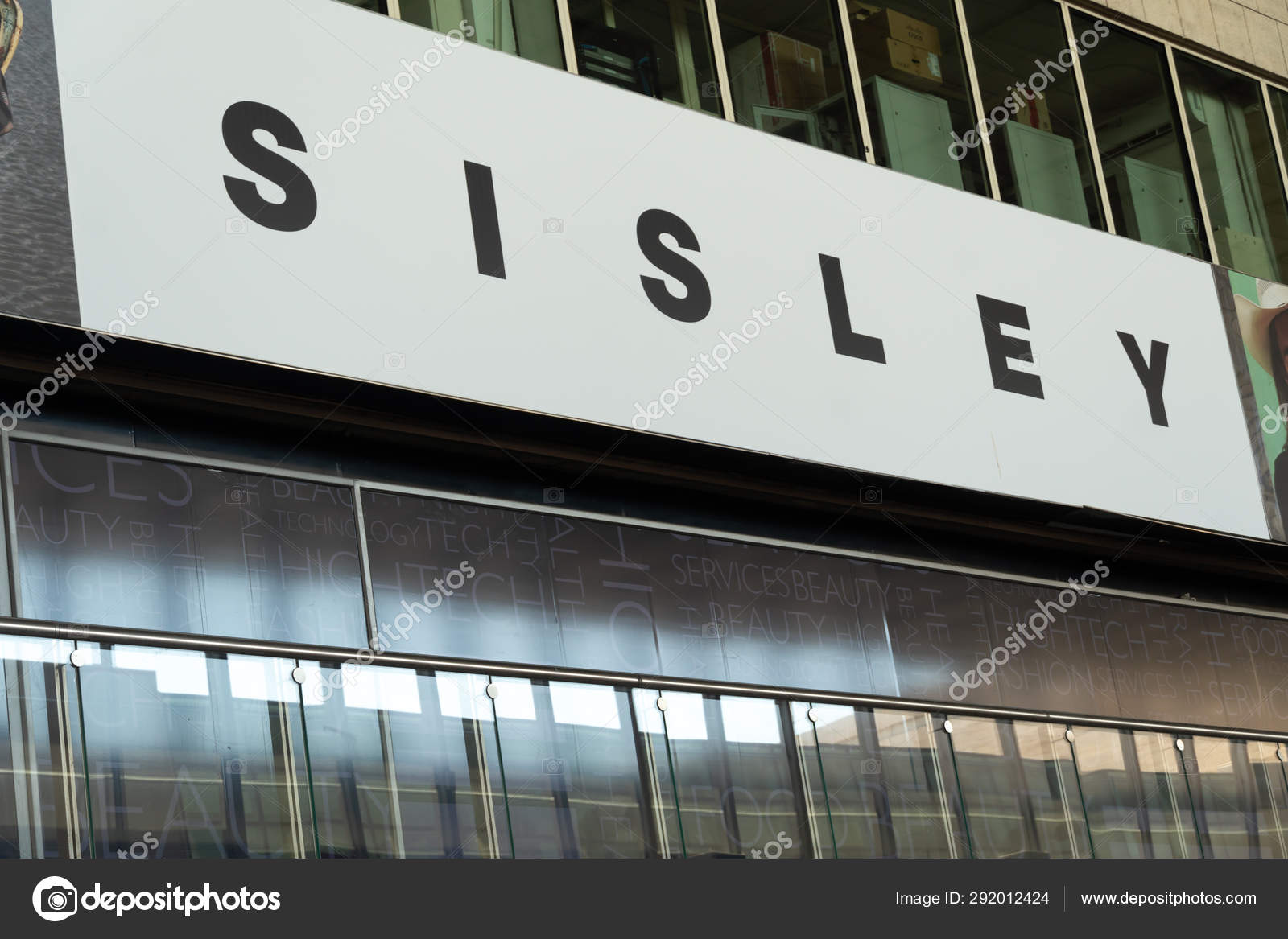 Rome July 2019 Sisley Store Sign Sisley Young Avant – Stock Editorial Photo © info.cineberg.com #292012424