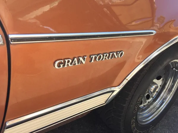 ローマ イタリア 2019年7月18日 グラントリノ車 フォード トリノは 1968年から1976年にかけて北米市場向けにフォードが生産した自動車で イタリアのデトロイトのトリノ市にちなんで名付けられました — ストック写真