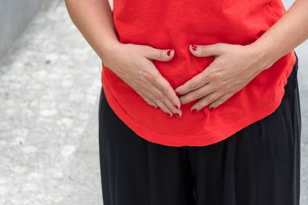 Dolor Estómago Mujer Con Dolor Menstrual Enfoque Selectivo —  Fotos de Stock