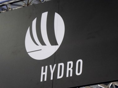 Berlin, Almanya - 19 Haziran 2018: Hydro Aluminium Rolled Products A / S, Norveçli alüminyum şirketi, transformatör sarmal tedarikçisi