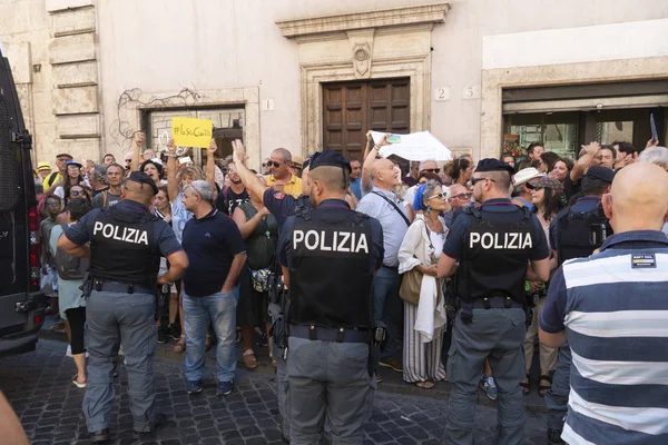 Roma Italia Agosto 2019 Multitud Personas Policías Esperando Diputado Matteo — Foto de Stock