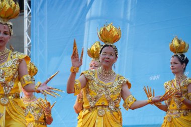Berlin, Almanya - 31 Ağustos 2019: Büyük usta Wei Ling Yi'nin dünyaya saygı, minnet ve neşe göstermek için başlattığı Dünya Ana Festivali etkinliğinde Yixue Lotus Ensemble