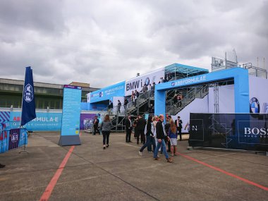 Berlin, Almanya - 25 Mayıs 2019: Fia Formula E E-prix yarış otomobili pisti. Fia Formula E Şampiyonası sadece tamamen elektrikli araba kullanarak, otomobil yarışı bir sınıftır