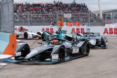 Berlin, Almanya - 25 Mayıs 2019: Fia Formula E E-prix yarış otomobili şampiyonası. Fia Formula E Şampiyonası sadece tamamen elektrikli araba kullanarak, otomobil yarışı bir sınıftır