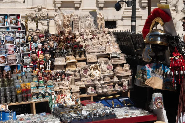 Rome Olaszország Augusztus 2019 Souvenir Stall Elé Helyezett Trevi Kút — Stock Fotó