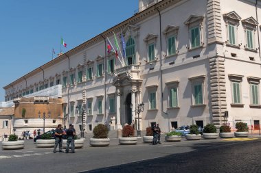 Roma, İtalya - 22 Ağustos 2019: Quirinal Palace. Palazzo del Quirinale tarihi bir bina, İtalya Cumhuriyeti Cumhurbaşkanı üç mevcut resmi konutlarından biridir