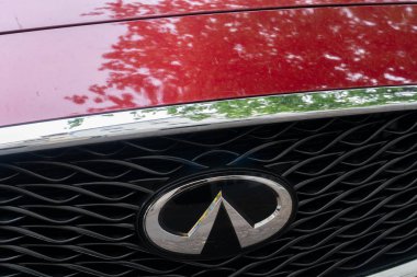 Berlin, Almanya - 2 Mayıs 2019: Nissan Infiniti otomobili. Infiniti Japon otomobil üreticisi Nissan lüks araç bölümü
