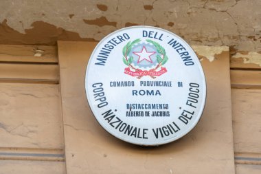 Roma, İtalya - 26 Eylül 2019: İtalyan itfaiye merkezi. Vigili del fuoco, İtfaiyeciler, Yangın ve kurtarma hizmeti için İtalya'nın kurumsal ajansı