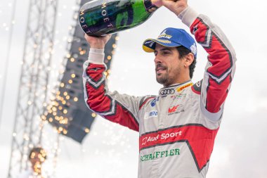 Berlin, Almanya - 25 Mayıs 2019: Brezilyalı profesyonel yarış pilotu Lucas Tucci di Grassi, E-Prix Abb Fia Formula E yarış otomobili Şampiyonası Ödül Töreni'nde podyuma çıktı
