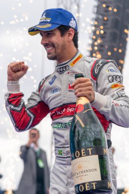 Berlin, Almanya - 25 Mayıs 2019: Brezilyalı profesyonel yarış pilotu Lucas Tucci di Grassi, E-Prix Abb Fia Formula E yarış otomobili Şampiyonası Ödül Töreni'nde podyuma çıktı