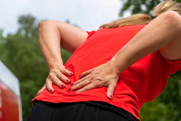 Síntomas Del Síndrome Office Mujer Que Sufre Dolor Espalda —  Fotos de Stock