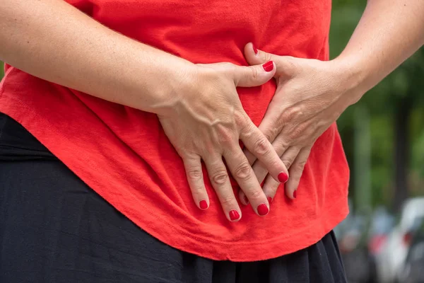 怀孕或肚子痛 月经或腹部疼痛的妇女 — 图库照片