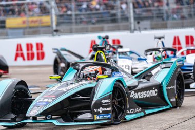 Berlin, Almanya - 24 Mayıs 2019: Fia Formula E-Prix yarış otomobil şampiyonası. Fia Formula E Şampiyonası, sadece tamamen elektrikli arabalar kullanan bir otomobil yarışı türüdür.