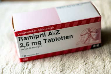 Berlin, Almanya - 26 Ekim 2019: Abz Pharma 'nın Ramipril hapları, yüksek tansiyon, kalp yetmezliği ve diyabetik böbrek hastalıklarının tedavisinde kullanılan ilaçlar