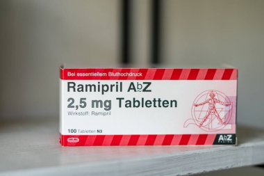 Berlin, Almanya - 26 Ekim 2019: Abz Pharma 'nın Ramipril hapları, yüksek tansiyon, kalp yetmezliği ve diyabetik böbrek hastalıklarının tedavisinde kullanılan ilaçlar