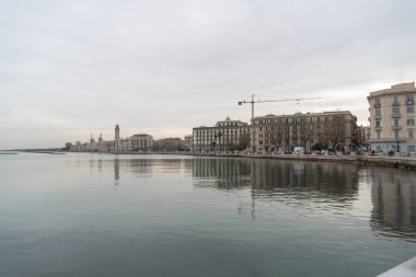 Bari güvertesi, Bari rıhtımı, Apulia, İtalya