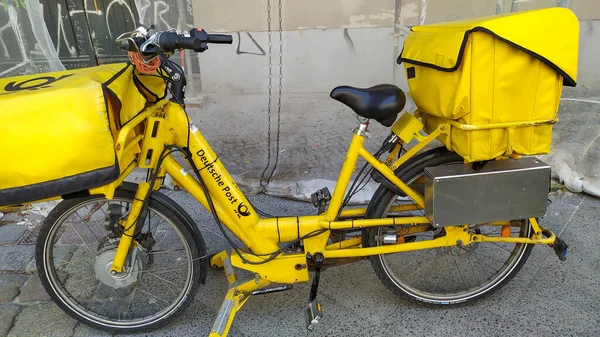 Berlim Alemanha Março 2020 Bicicleta Elétrica Deutsche Post Alemão Com — Fotografia de Stock