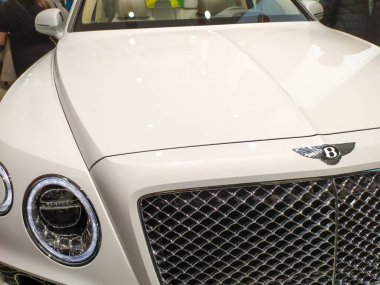Berlin, Almanya - 12 Ekim 2019 Bentley arabası. Bentley Motors Limited, lüks otomobiller tasarlayan, geliştiren ve üreten bir İngiliz şirketidir.