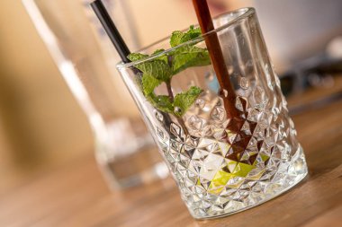 Mojito Kokteyli, geleneksel Küba viskisi.