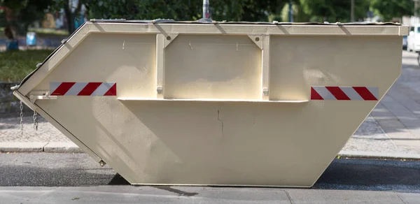 Construction Dumpster Residential Debris Removal Loaded Dumpster — Stock Photo, Image