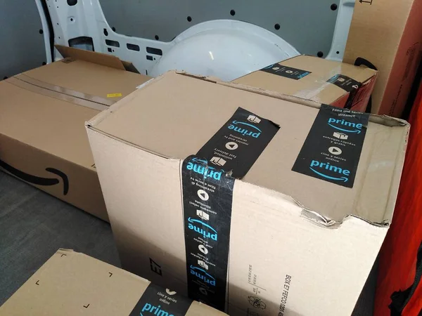 Берлін Німеччина Червня 2020 Amazon Prime Boxes Amazon Американська Транснаціональна — стокове фото