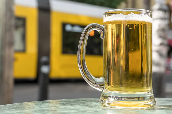 Beer Tankard Glass White Foam Selective Focus Background Out Focused — Stock Photo, Image