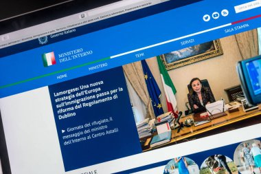 Roma, İtalya - 18 Haziran 2020: İtalya İçişleri Bakanlığı 'nın bir devlet dairesi olan web sitesi