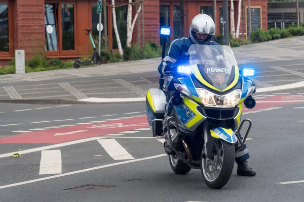 Fráncfort Del Meno Alemania Junio 2020 Policía Alemán Irreconocible Motocicleta — Foto de Stock