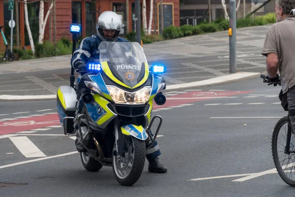 Fráncfort Del Meno Alemania Junio 2020 Policía Alemán Irreconocible Motocicleta — Foto de Stock
