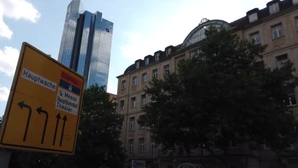 Frankfurt Main Duitsland Juni 2020 Ubs Europe Hoofdkantoor Wolkenkrabber Ubs — Stockvideo