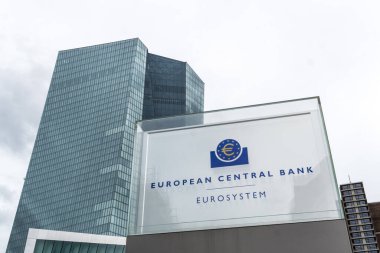 Frankfurt am Main, Almanya - 28 Haziran 2020: Ostend, Frankfurt 'ta bulunan Avrupa Merkez Bankası ECB' nin koltuğu