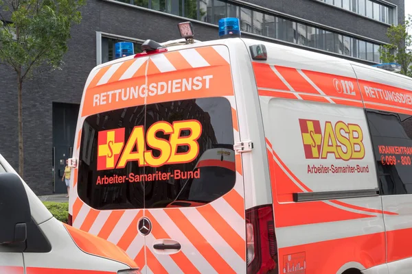 德国美因河畔法兰克福 2020年6月28日 Asb Arbeiter Samariter Bund 工人撒马利亚人联合会 德国援助和福利组织的救护车 — 图库照片