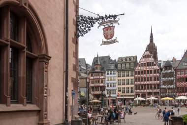 Frankfurt am Main, Almanya - 28 Haziran 2020: Neue Altstadt manzarası, Eski Şehir için Almanca, Frankfurt am Main 'in merkezi