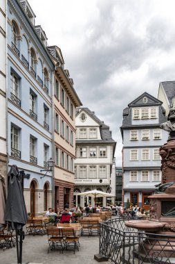 Frankfurt am Main, Almanya - 28 Haziran 2020: Neue Altstadt manzarası, Eski Şehir için Almanca, Frankfurt am Main 'in merkezi