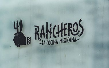 Prag, Çek Cumhuriyeti - 23 Temmuz 2020: Rancheros işareti, Meksika restoranı