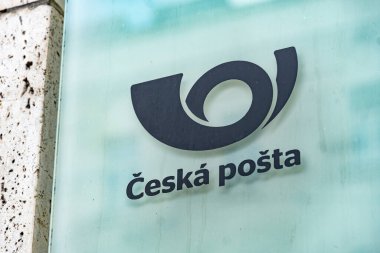 Prag, Çek Cumhuriyeti - 23 Temmuz 2020: Çek Cumhuriyeti 'nin devlet posta şirketi Çek Posta Postası' nın (esk pota) imzası