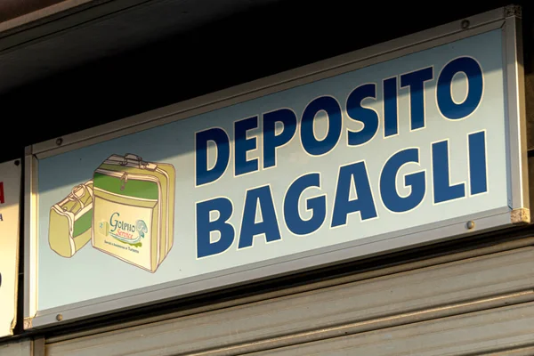 Formia Italia Agosto 2020 Deposito Bagagli Signage Italiano Para Almacenamiento — Foto de Stock