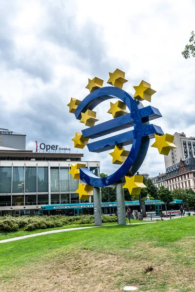 Frankfurt Main Németország 2020 Június Frankfurti Operaház Előtt Felállított Euro — Stock Fotó