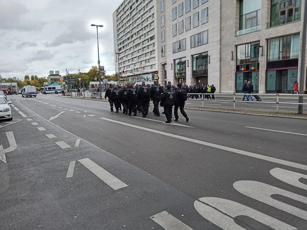 Berlim Alemanha Outubro 2020 Polícia Trabalhando Durante Marcha Silenciosa Pela — Fotografia de Stock