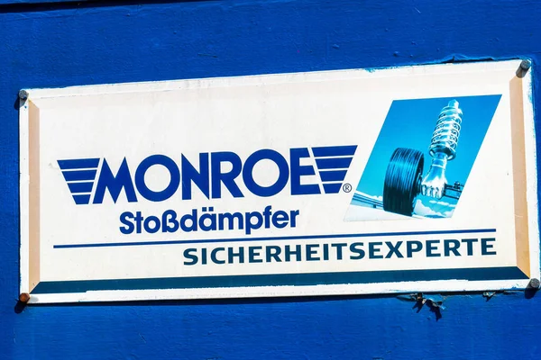 Berlín Alemania Junio 2019 Signo Monroe Empresa Alemana Especializada Suspensiones — Foto de Stock